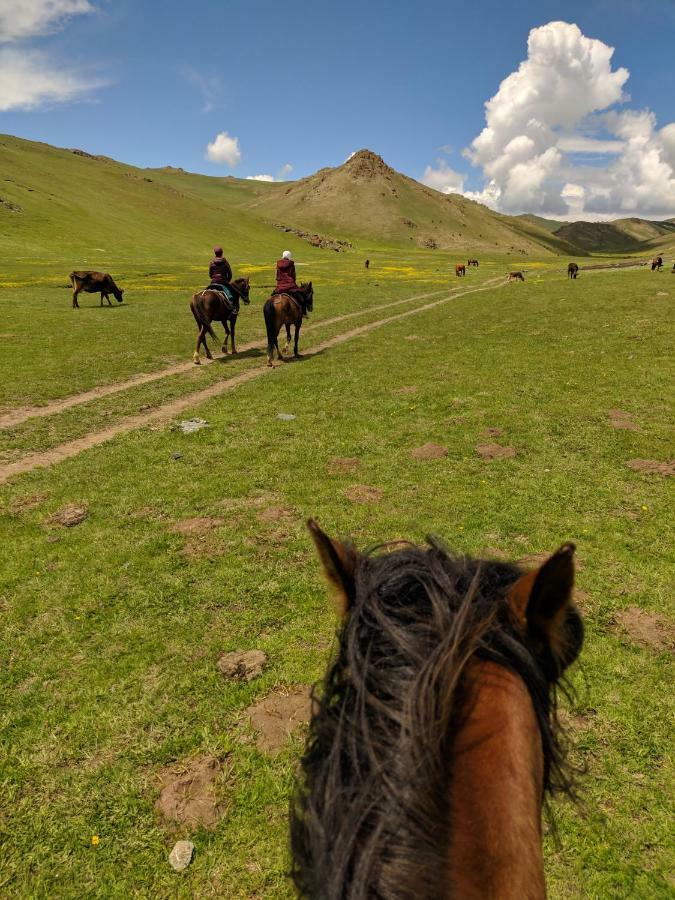 Dzhangyaryk Horseback Holiday At Kyzart Village מראה חיצוני תמונה